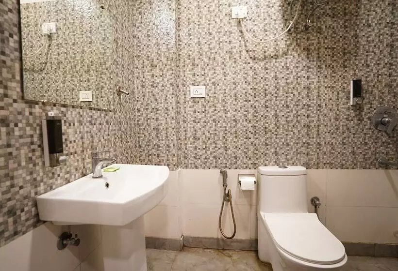 هتل Lyf Corporate Suites   Peera Garhi