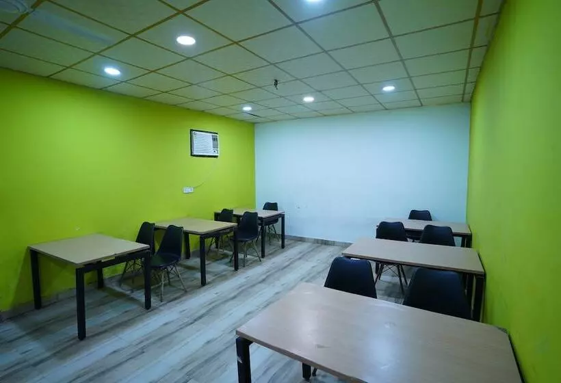 هتل Lyf Corporate Suites   Peera Garhi
