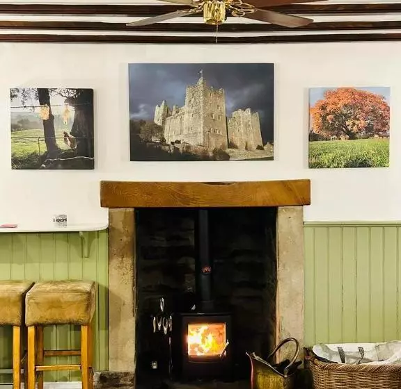 Hotelli Redmire Village Pub