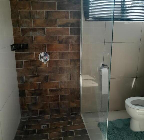 Пансион Indaba Manor Guesthouse