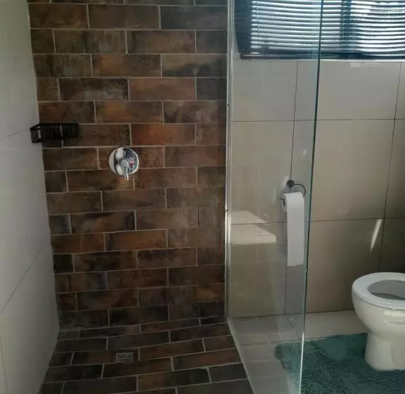 Majatalo Indaba Manor Guesthouse