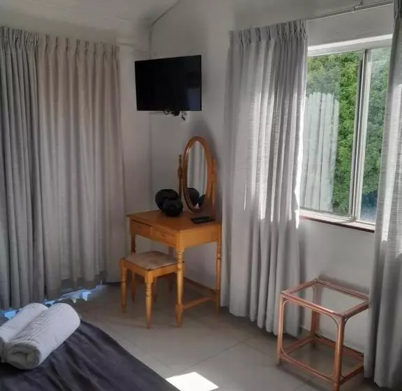 Majatalo Indaba Manor Guesthouse