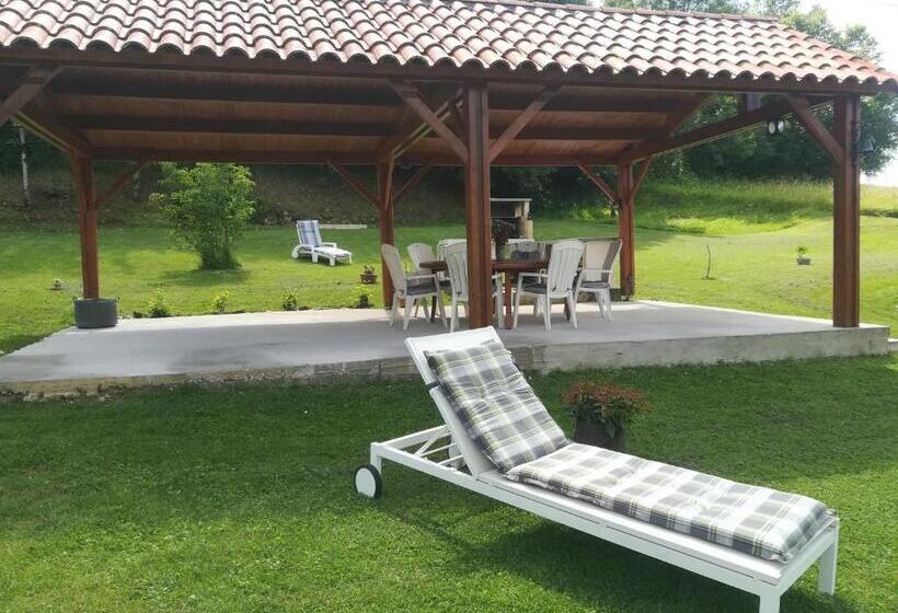 פנסיון La Belle Campagne