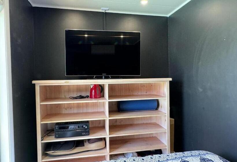 פנסיון Lakeside Retreat