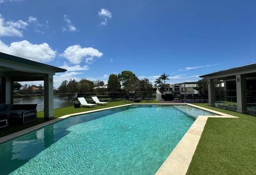 פנסיון Lakeside Retreat