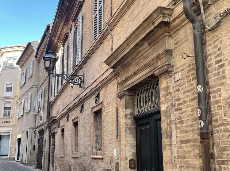 پانسیون Palazzo Capparucci   Dimora Storica