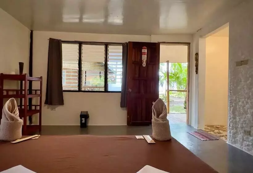 Playa Del Fuego Camiguin Beach Hostel & Resort