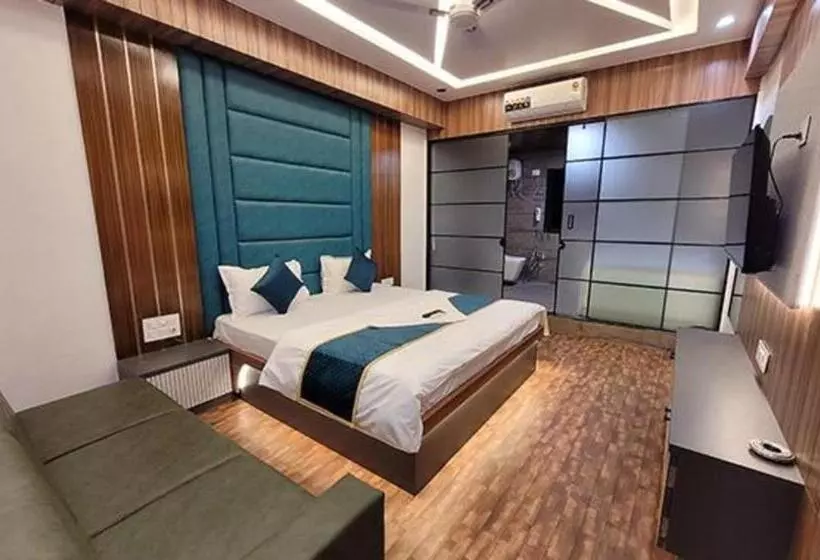 Fabhotel Max