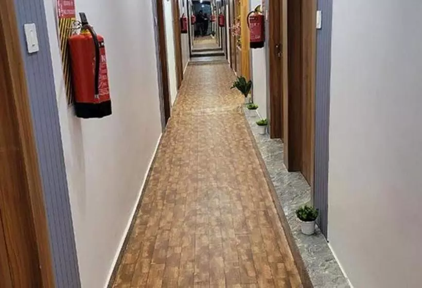 Fabhotel Max