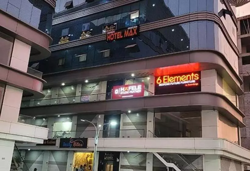 Fabhotel Max