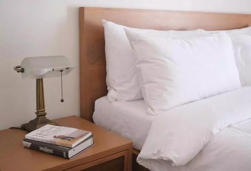 Hotelli Aginana Villas