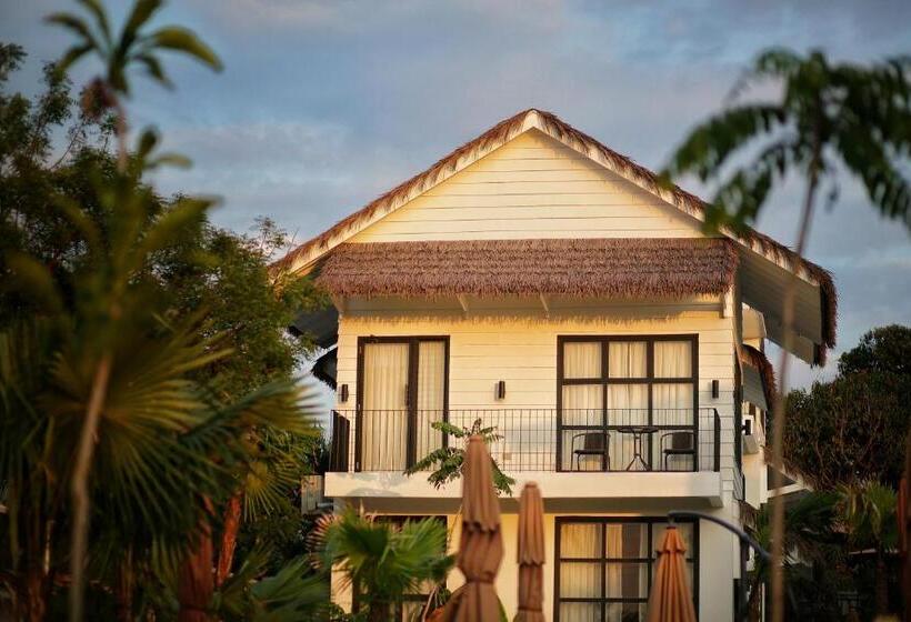 هتل Aginana Villas