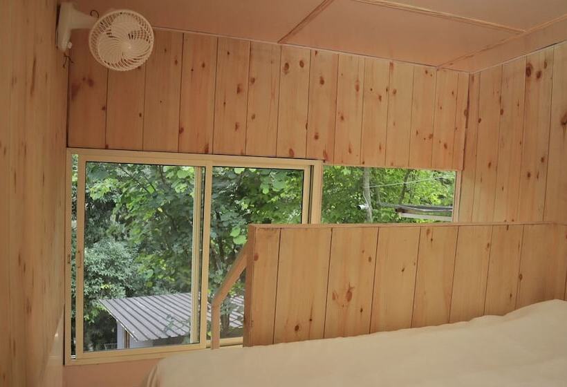 Отель Arahnyam Pool Side Cafe & Resort