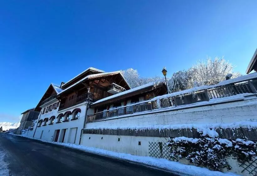 Hotelli Hôtel Le Jalouvre
