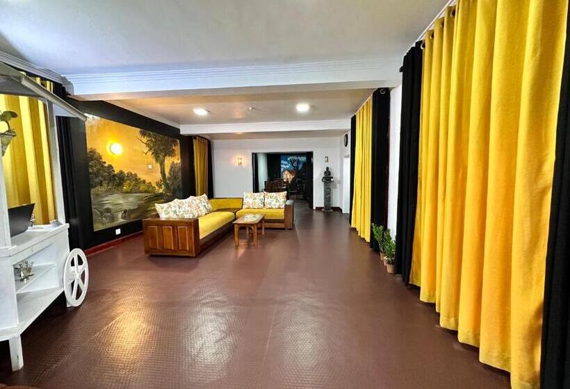 Hotel Mandaramnuwara Mandarama