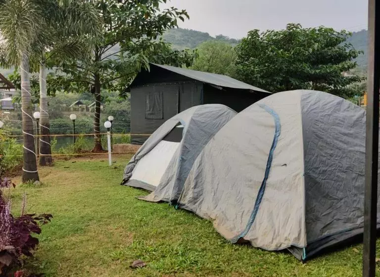 ホテル The Camp Square Pawna