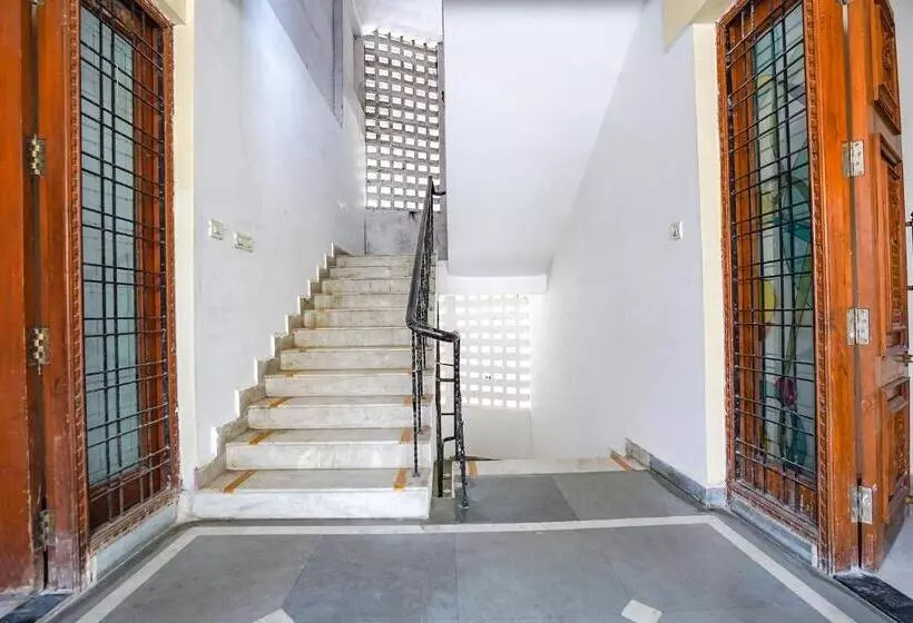 Fabhotel The Imperial Green