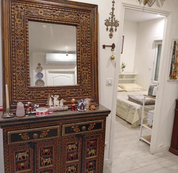 پانسیون Francis Xavier