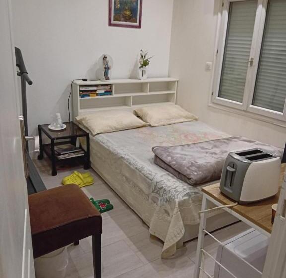 پانسیون Francis Xavier