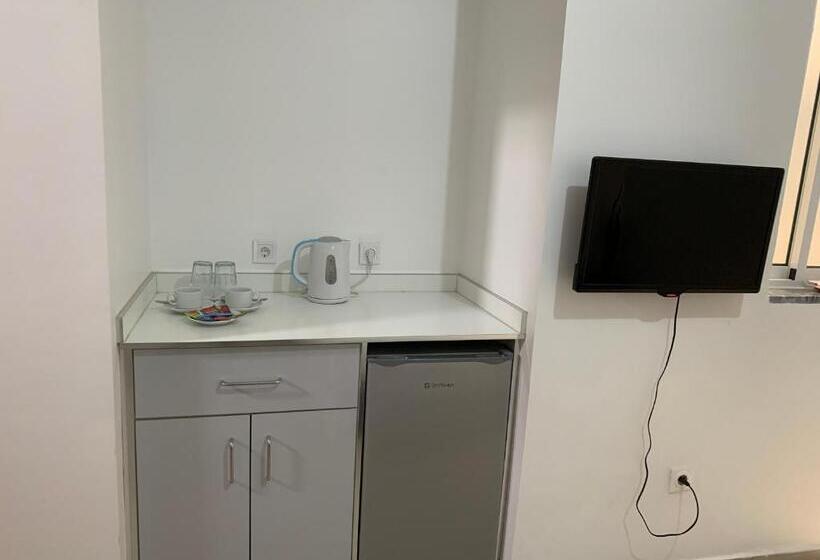 پانسیون J Martins Apart