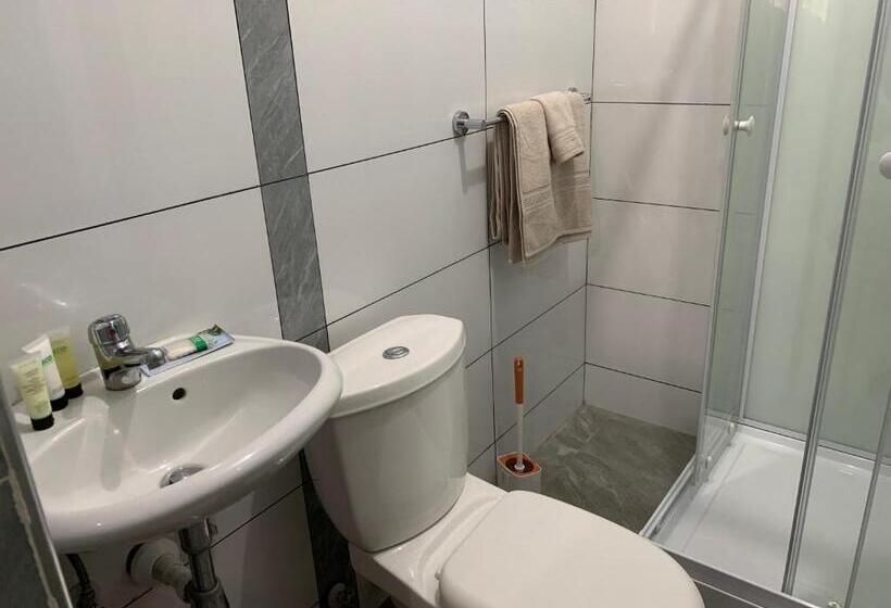 پانسیون J Martins Apart