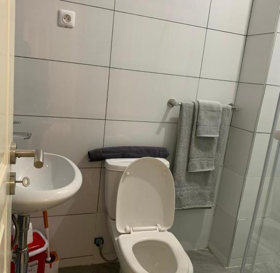 پانسیون J Martins Apart