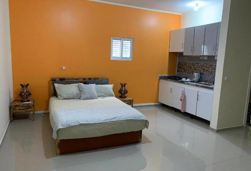 پانسیون J Martins Apart