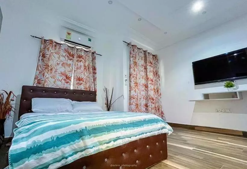 ペンション Private Room In Ashongman   Accra #t001
