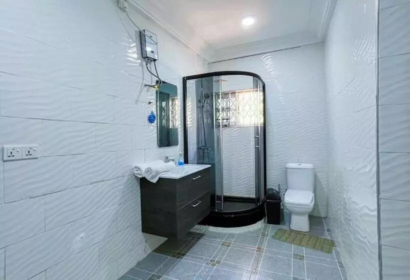 ペンション Private Room In Ashongman   Accra #t001