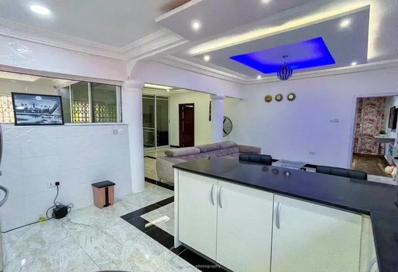 ペンション Private Room In Ashongman   Accra #t001