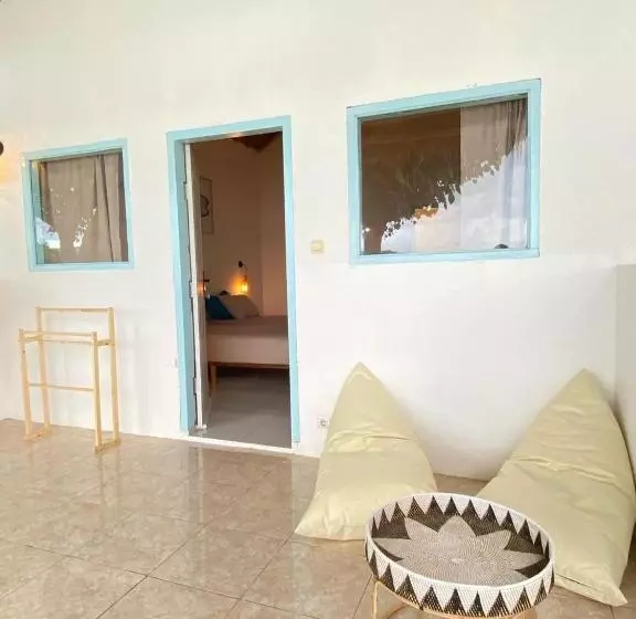 ペンション Surf Shack Grupuk