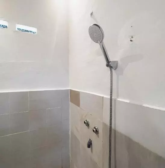 ペンション Surf Shack Grupuk