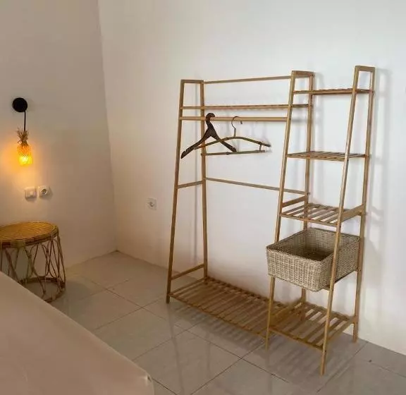 ペンション Surf Shack Grupuk