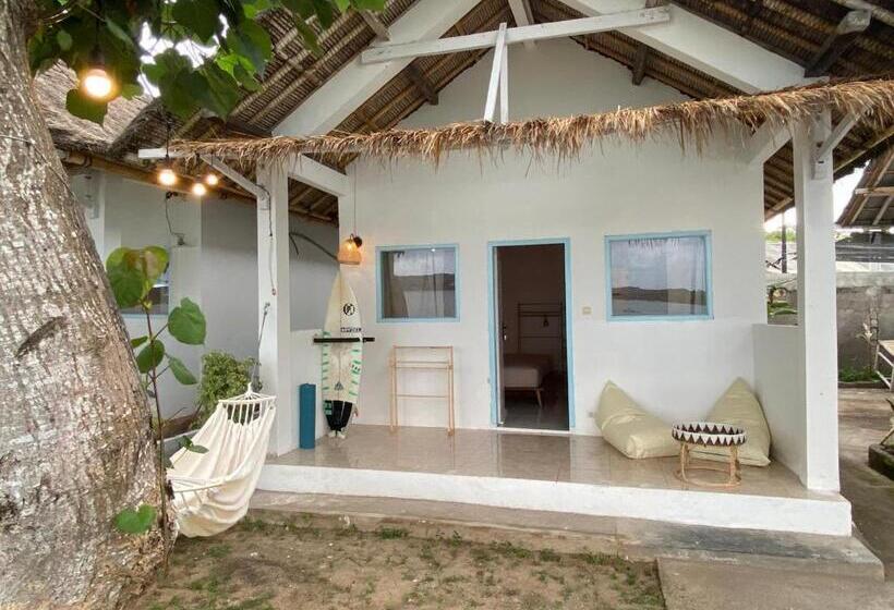 بنسيون Surf Shack Grupuk