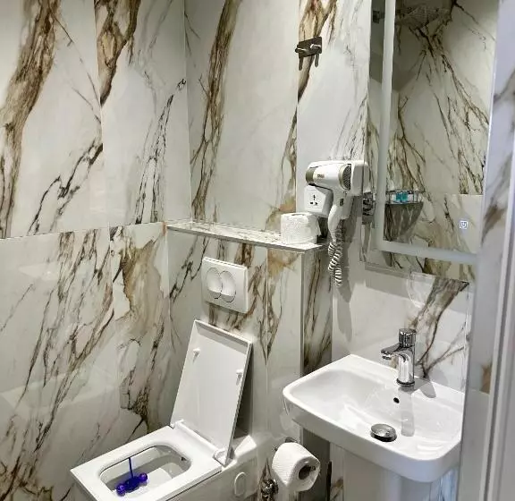 Sky View Hotel & Restaurant