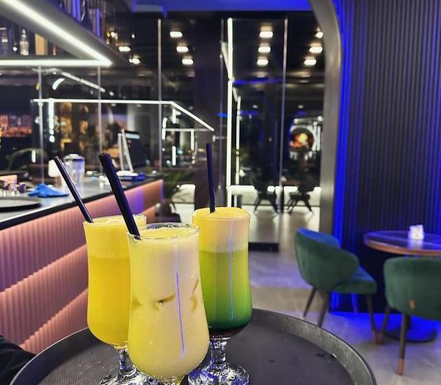 Sky View Hotel & Restaurant