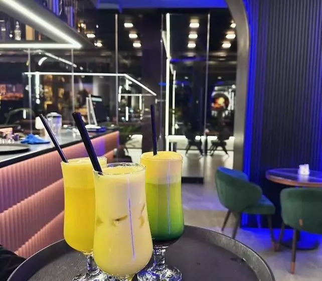 Sky View Hotel & Restaurant