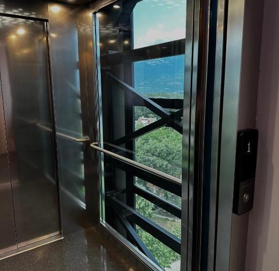 Sky View Hotel & Restaurant