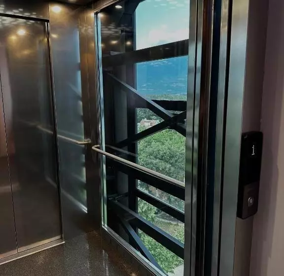 Sky View Hotel & Restaurant