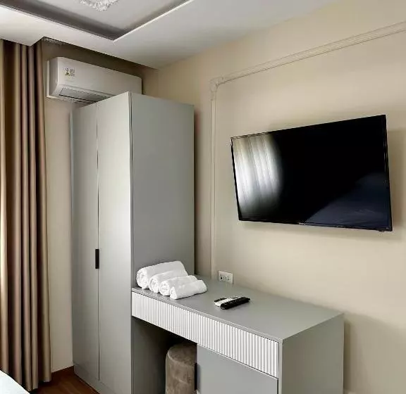 Sky View Hotel & Restaurant