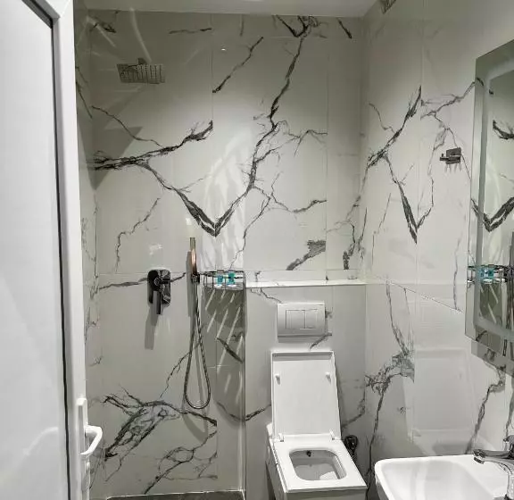 Sky View Hotel & Restaurant