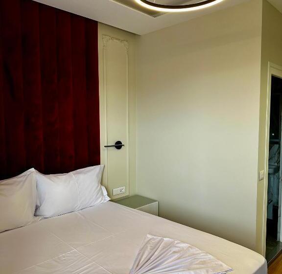 Sky View Hotel & Restaurant