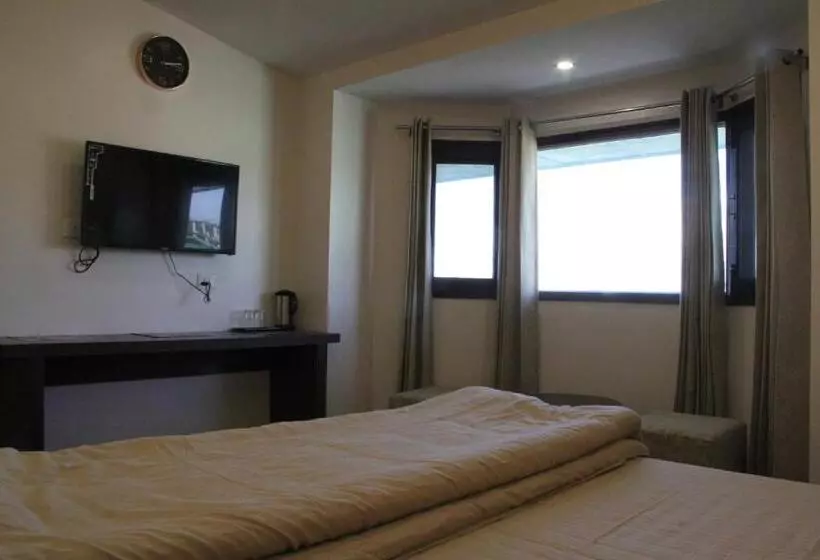 Aamiaismajoitus (B&B) Hem Kunj Estate