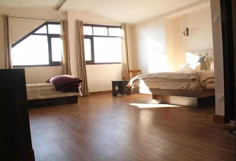 Aamiaismajoitus (B&B) Hem Kunj Estate
