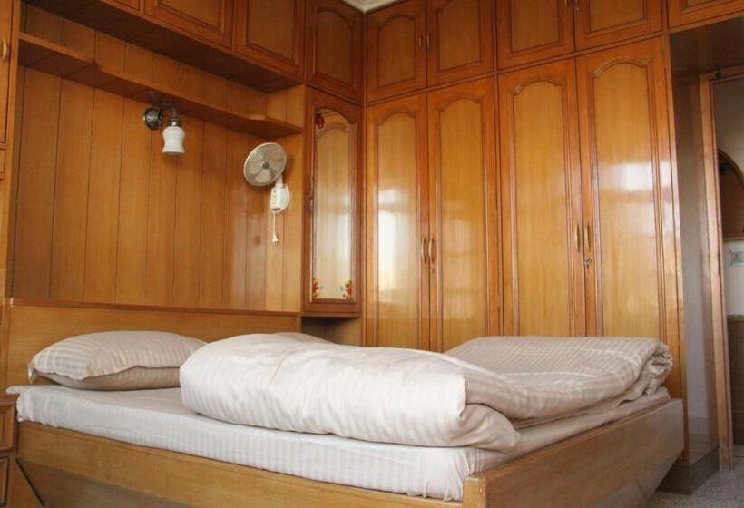 צימר Hem Kunj Estate