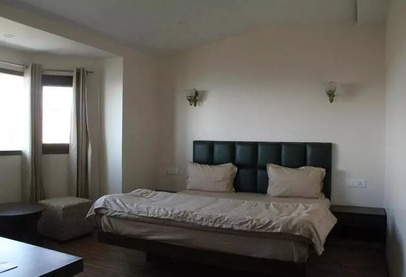 Aamiaismajoitus (B&B) Hem Kunj Estate