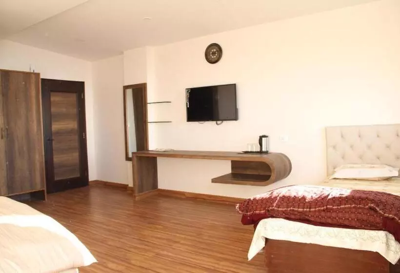 Aamiaismajoitus (B&B) Hem Kunj Estate