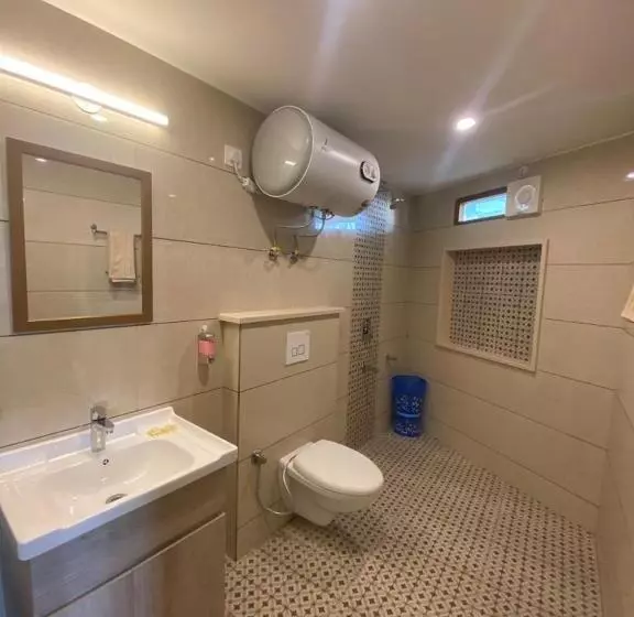Aamiaismajoitus (B&B) Hem Kunj Estate