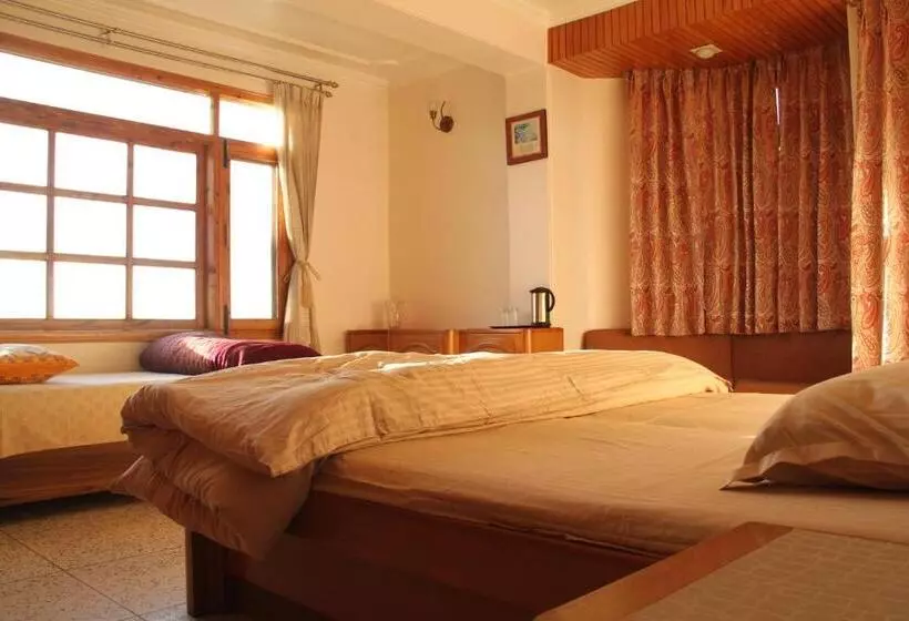 Aamiaismajoitus (B&B) Hem Kunj Estate