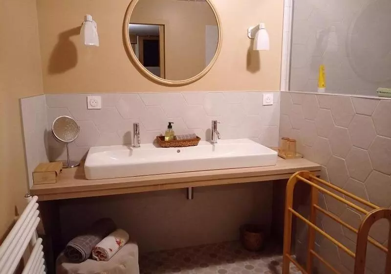 Aamiaismajoitus (B&B) à La Mainguère, Chambres D Hôtes